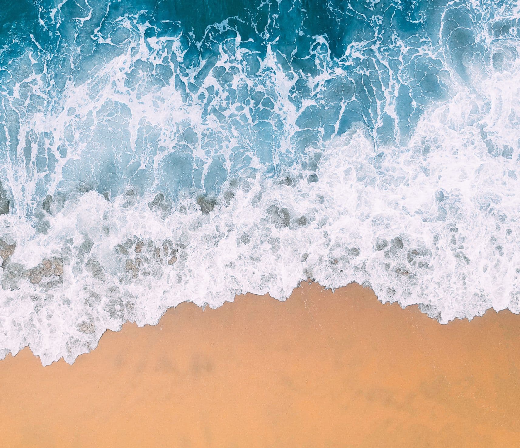 À Beira do Mar: Uma Fronteira Entre Mundos